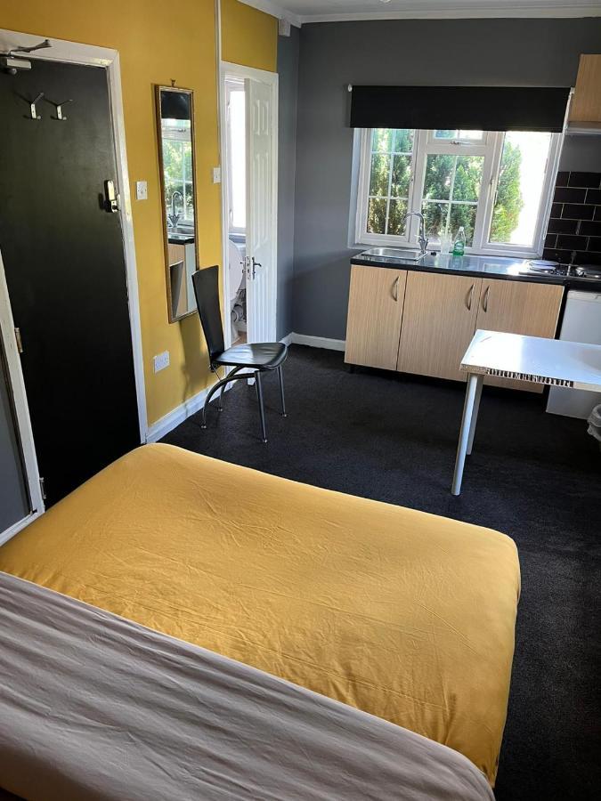 Hatfield Sleepover LOW RATES Buitenkant foto