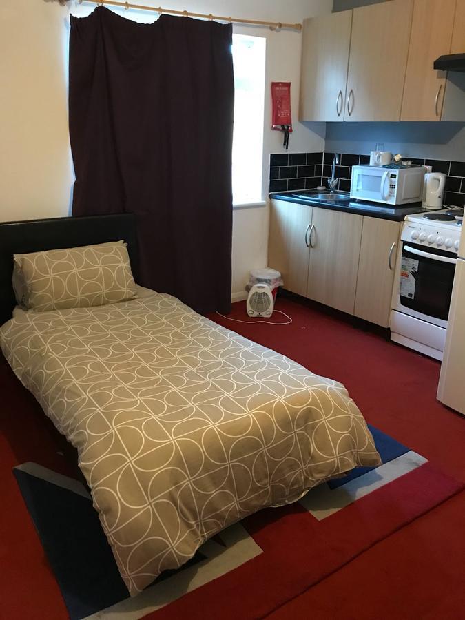 Hatfield Sleepover LOW RATES Buitenkant foto