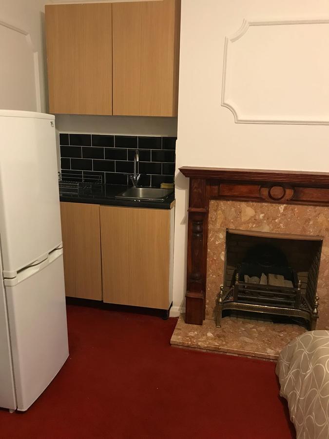 Hatfield Sleepover LOW RATES Buitenkant foto